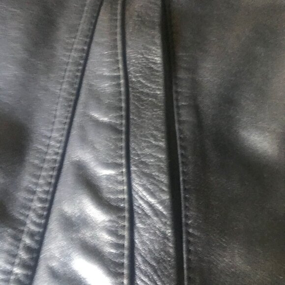 Italian Genuine Leather Jacket – Timeless Style & Craftsmanship - Picture 6 of 14
